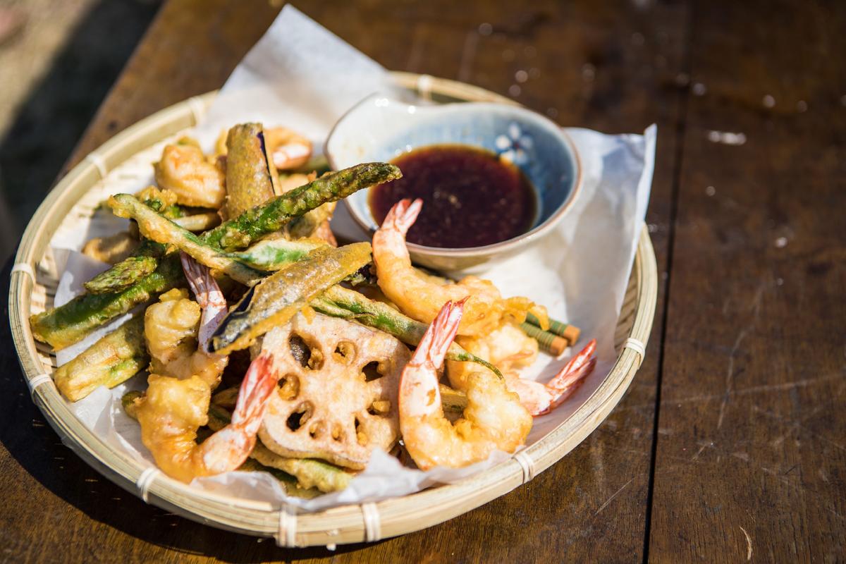 Tempura mit frischem Gemüse und Garnelen