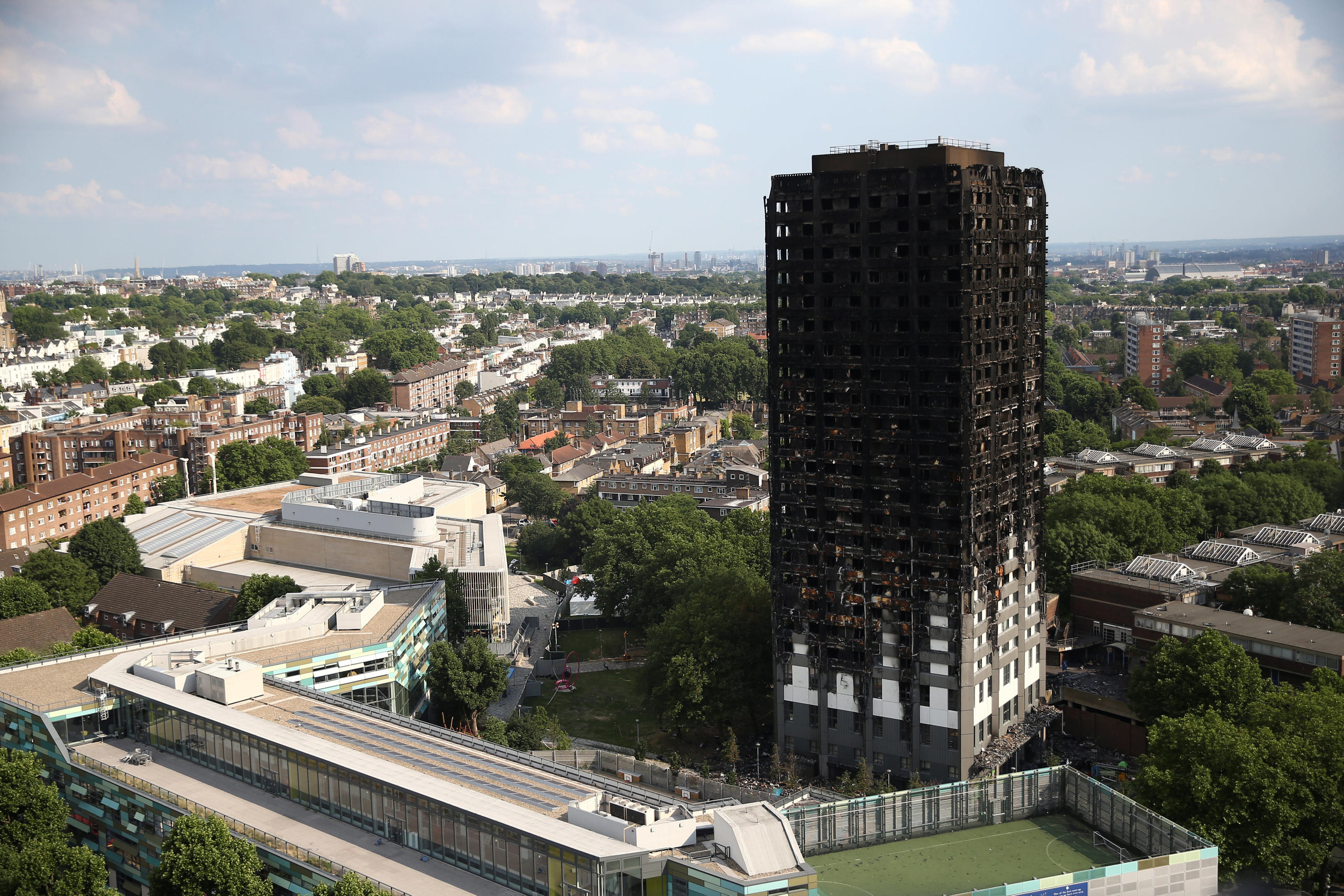 Bis Zu 79 Tote Bei Feuerinferno Von London Bilder Aus Grenfell Tower Zeigen Ausmass Der Zerstorung