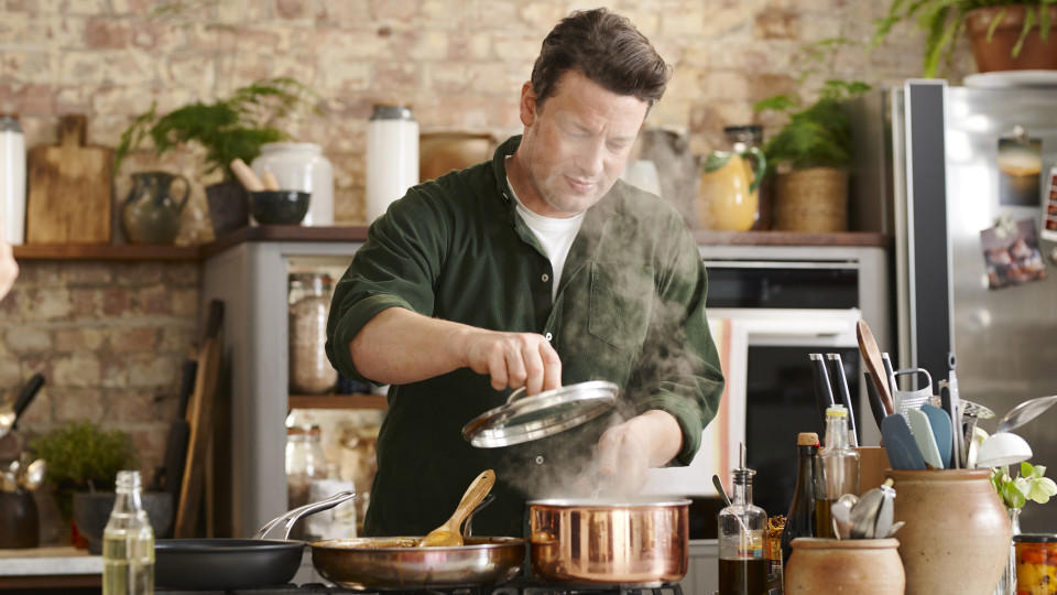 Jamie Oliver: Keep Cooking and Carry On - RTL Living