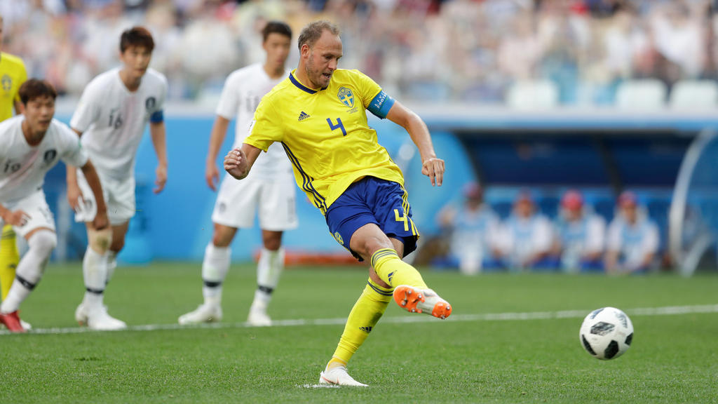 Die Entscheidung: Andreas Granqvist schiebt beim Elfmeter sicher ins rechte Ecke ein.