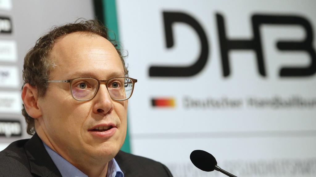 Bilder des Tages - SPORT Stuttgart , Handball Länderspiel Deutschland vs. Island , DHB-Vorstandsvorsitzender Mark Schober *** Stuttgart handball match Germany vs Iceland DHB of President and CEO Mark Schober