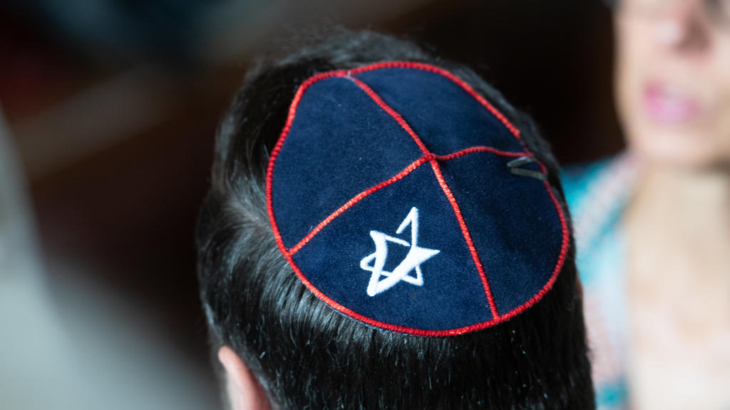Kippa-Träger mit Gürtel attackiert - Prozess in Berlin