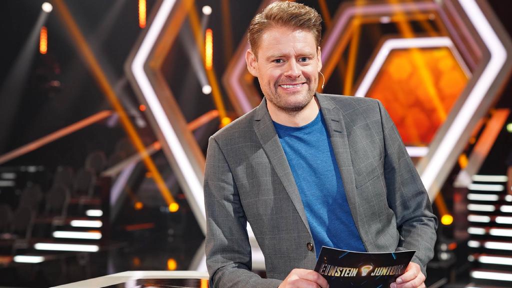 Max Giermann moderiert "Einstein Junior - Deutschlands cleverste Kids".
