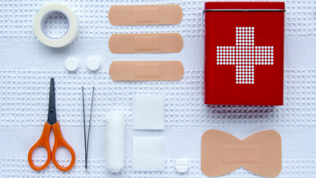 Verbandszeug für die Reiseapotheke nicht vergessen