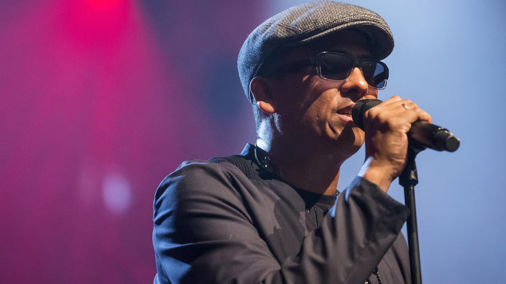 ARCHIV - 21.07.2017, Schweiz, Luzern: Der deutsche Sänger Xavier Naidoo steht beim Blue Balls Festival auf der Bühne. (zu dpa