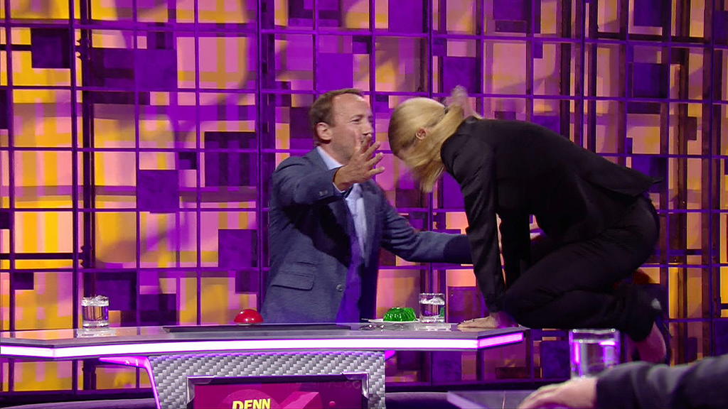 Während der Sendung reißt die Hose von Michelle Hunziker.