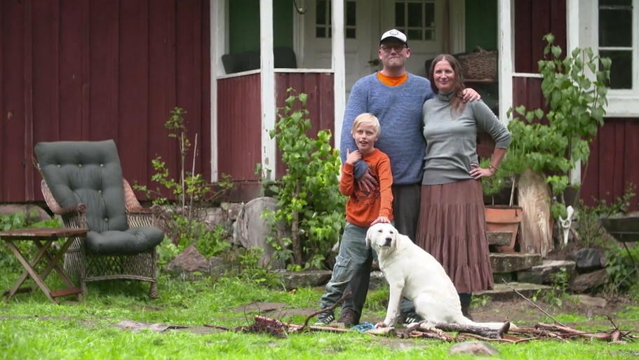 Schweden Familie Hejlskov Lebt Seit Acht Jahren Ohne Strom Und Fliessendes Wasser