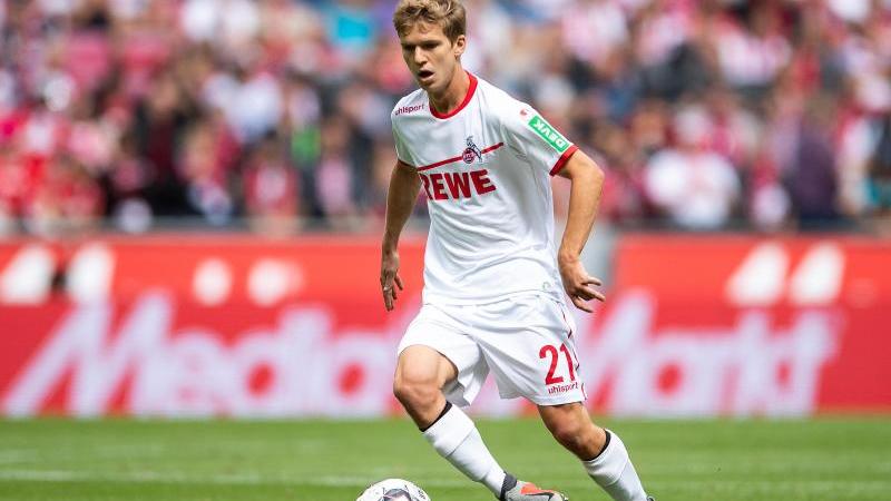 Vincent Koziello spielt den Ball