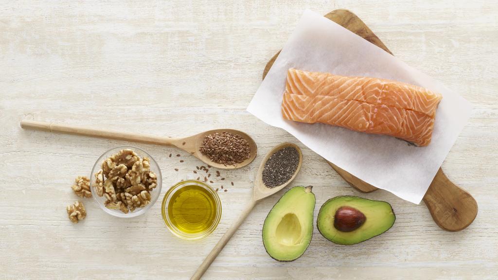 Foods high in omega three Foods high in omega three, studio shot. PUBLICATIONxINxGERxSUIxHUNxONLY SCIENCExPHOTOxLIBRARY F022/2375