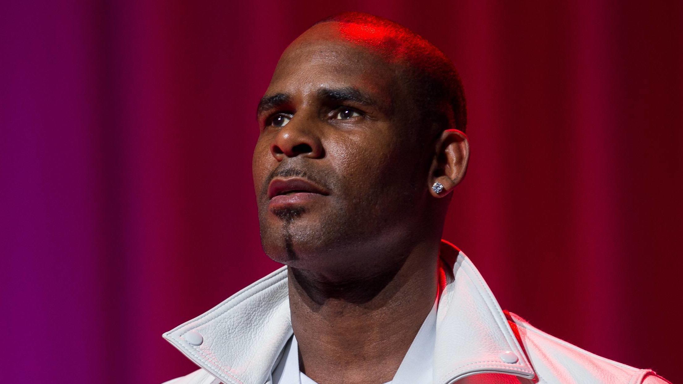 Missbrauchsvorwurfe Gegen R Kelly Tochter Joann Lee Kelly Fuhlt Mit Den Opfern