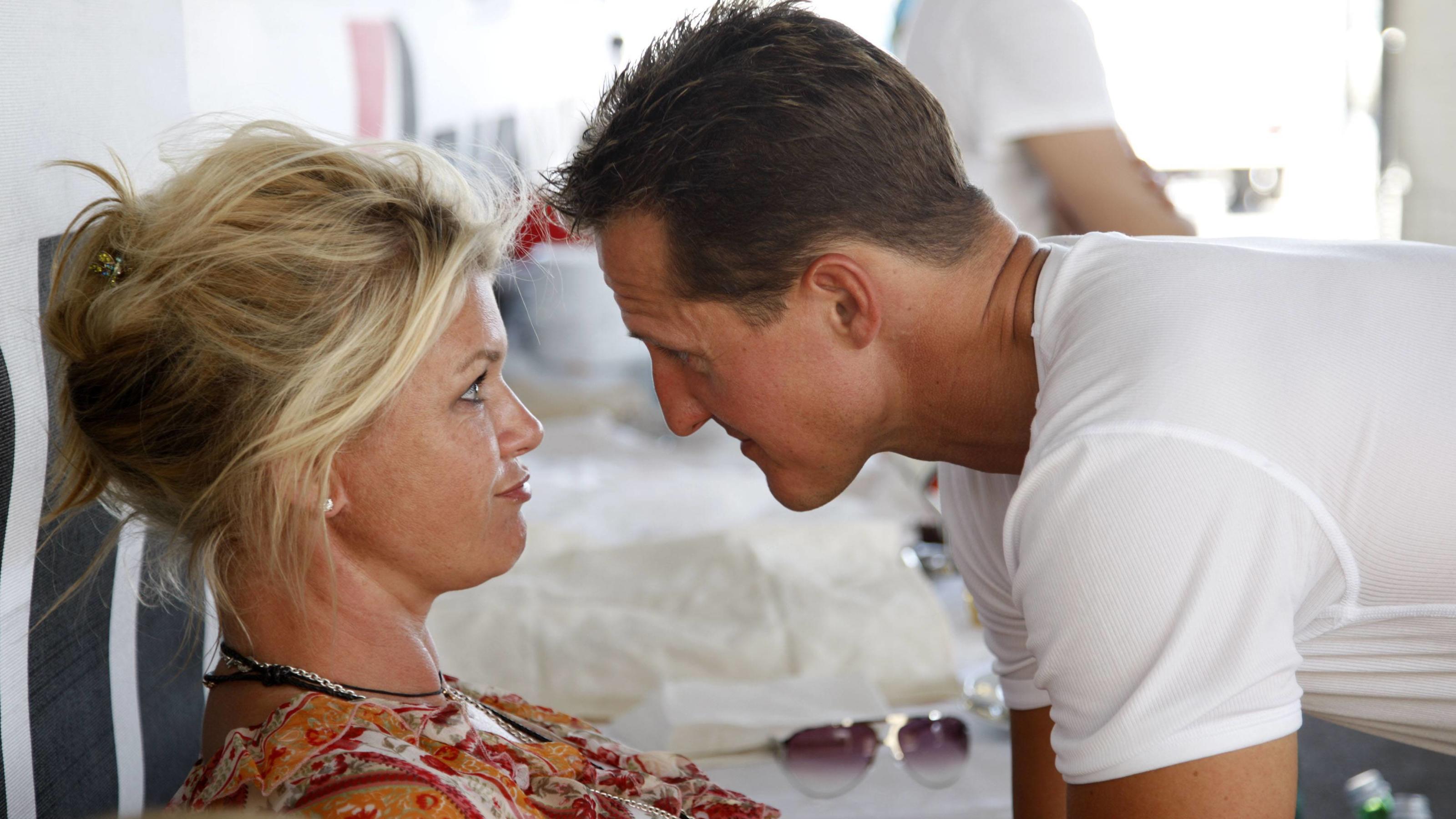 Michael Corinna Schumacher Silberhochzeit 25 Jahre Liebe Trotz Schicksalsschlag