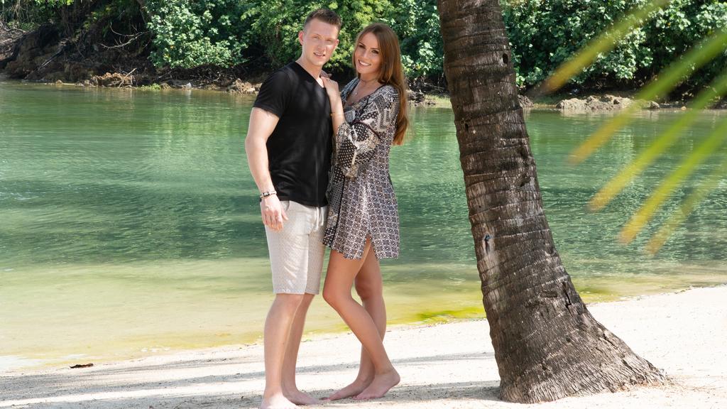 Lisa-Marie und Janis wollen auf "Temptation Island" den Beweis, dass sie sich treu sind.