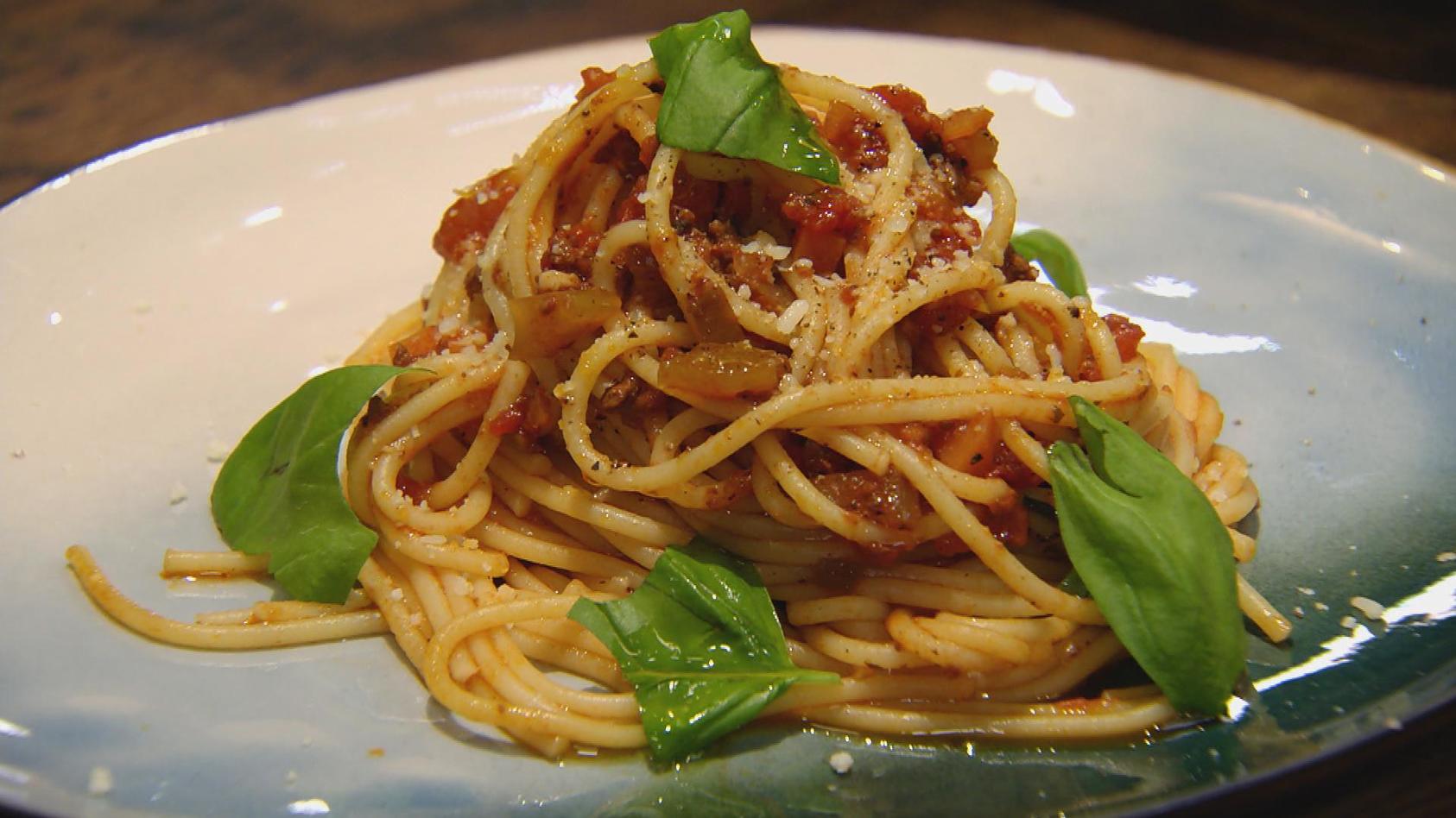 Spaghetti Bolognese  das Rezept aus essen trinken für 