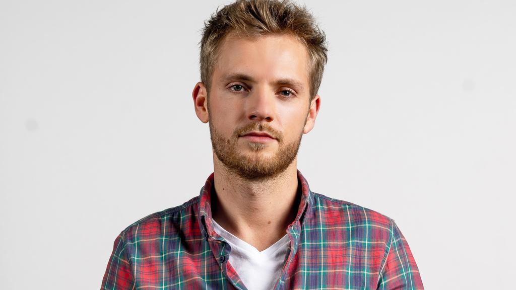 Niklas Osterloh spielt bei GZSZ Paul Wiedmann.