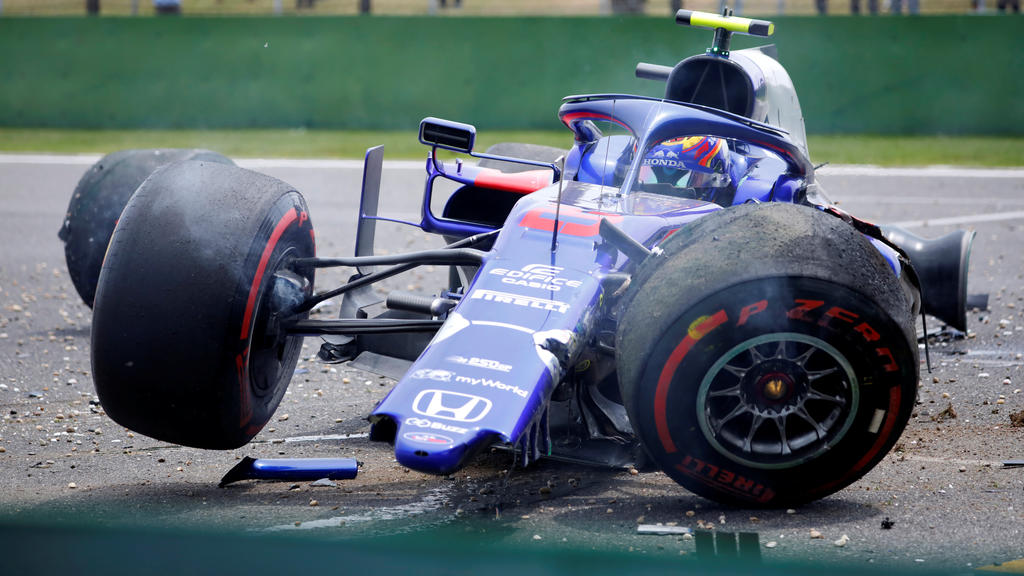 Formula One F1 - Chinese Grand Prix - Shanghai International Circuit, Shanghai, China - April 13, 2019 Toro Rosso's Alexander Albon after crashing during practice REUTERS/Aly Song