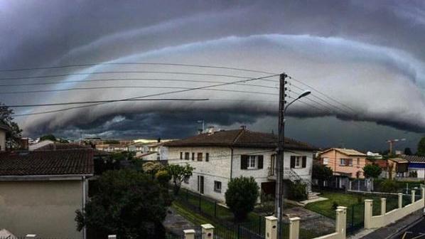Unwetter über Frankreich unwetter