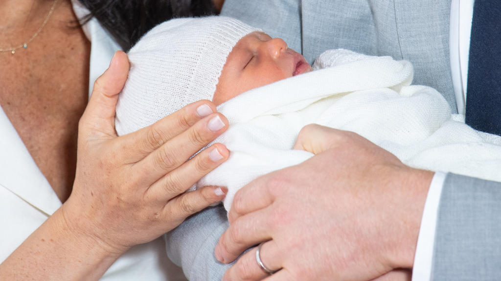 Baby Sussex bei seinem ersten Fototermin