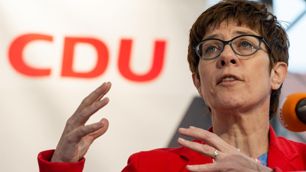 17.05.2019, Niedersachsen, Neustadt am Rübenberge: Annegret Kramp-Karrenbauer, Bundesvorsitzende der CDU, spricht bei einer CDU-Wahlkampfveranstaltung zur Europawahl. Foto: Christophe Gateau/dpa +++ dpa-Bildfunk +++