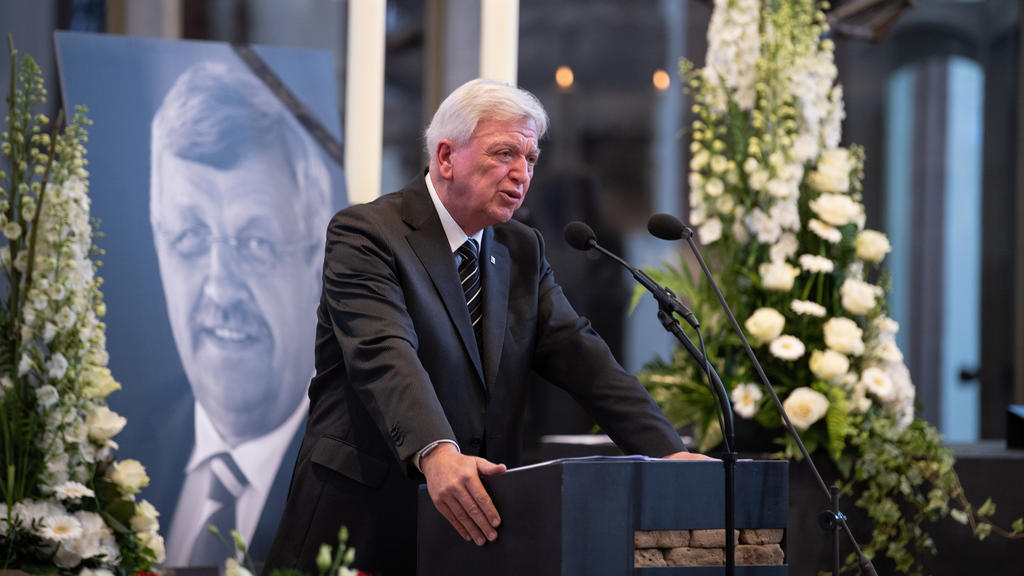 13.06.2019, Hessen, Kassel: Volker Bouffier (CD), Ministerpräsident von Hessen, spricht bei einem Trauergottesdienst in der Martinskirche für den verstorbenen Kasseler Regierungspräsidenten Walter Lübcke (CDU).