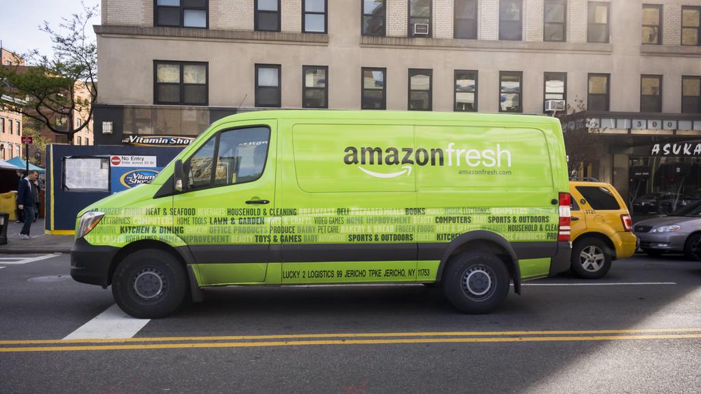 Amazon Fresh in New York An Amazon Fresh grocery delivery service van in Chelsea in New York on Wednesday, Saturday, April 30, 2016. Online grocery deliveries is considered to be one of the hottest segments of retail. ( PUBLICATIONxNOTxINxUSAxUK Rich