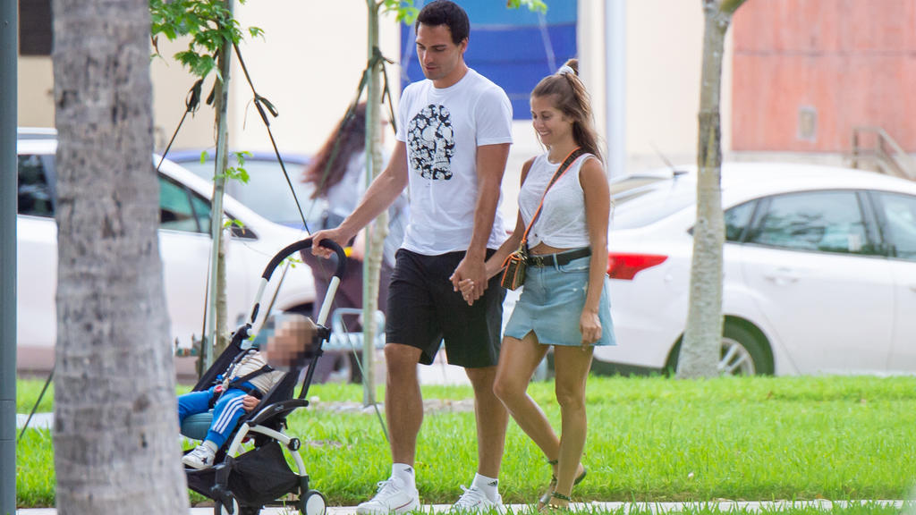 Mats Hummels mit Ehefrau Cathy und Sohn Ludwig.