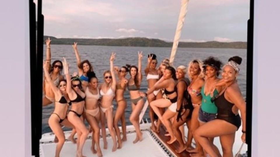 Ein Boot voller Schönheiten beim JGA von US-Bachelorette Rachel Lindsayy.