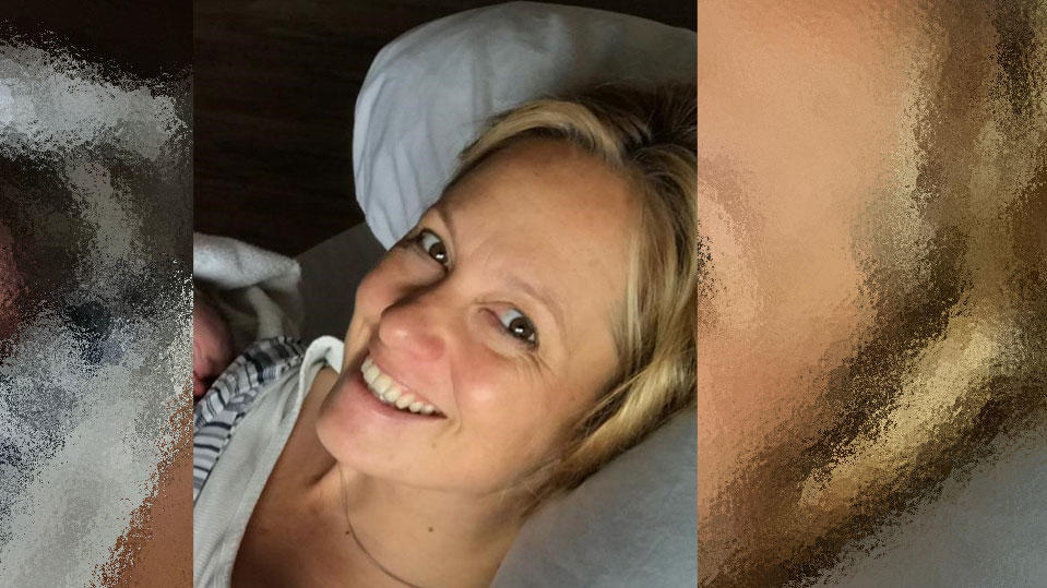 Grüße von Mama Angela Finger-Erben und ihrer Baby-Tochter.