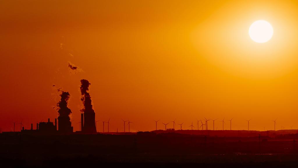 Das Kraftwerk Niederaußem von RWE. Niederaußem, 29.07.2019 *** The Niederaussem power plant of RWE Niederaussem, 29 07 2019 Foto:xC.xHardtx/xFuturexImage