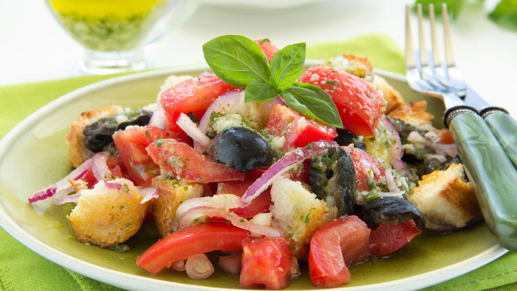 Gemüse-Brotsalat