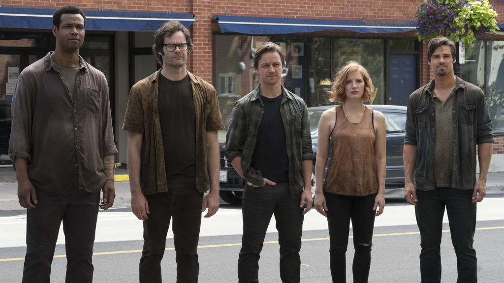 Mike Hanlon (Isaiah Mustafa), Richie Tozier (Bill Hader), Bill Denbrough (James McAvoy), Beverly Marsh (Jessica Chastain) und Ben Hanscom (Jay Ryan).