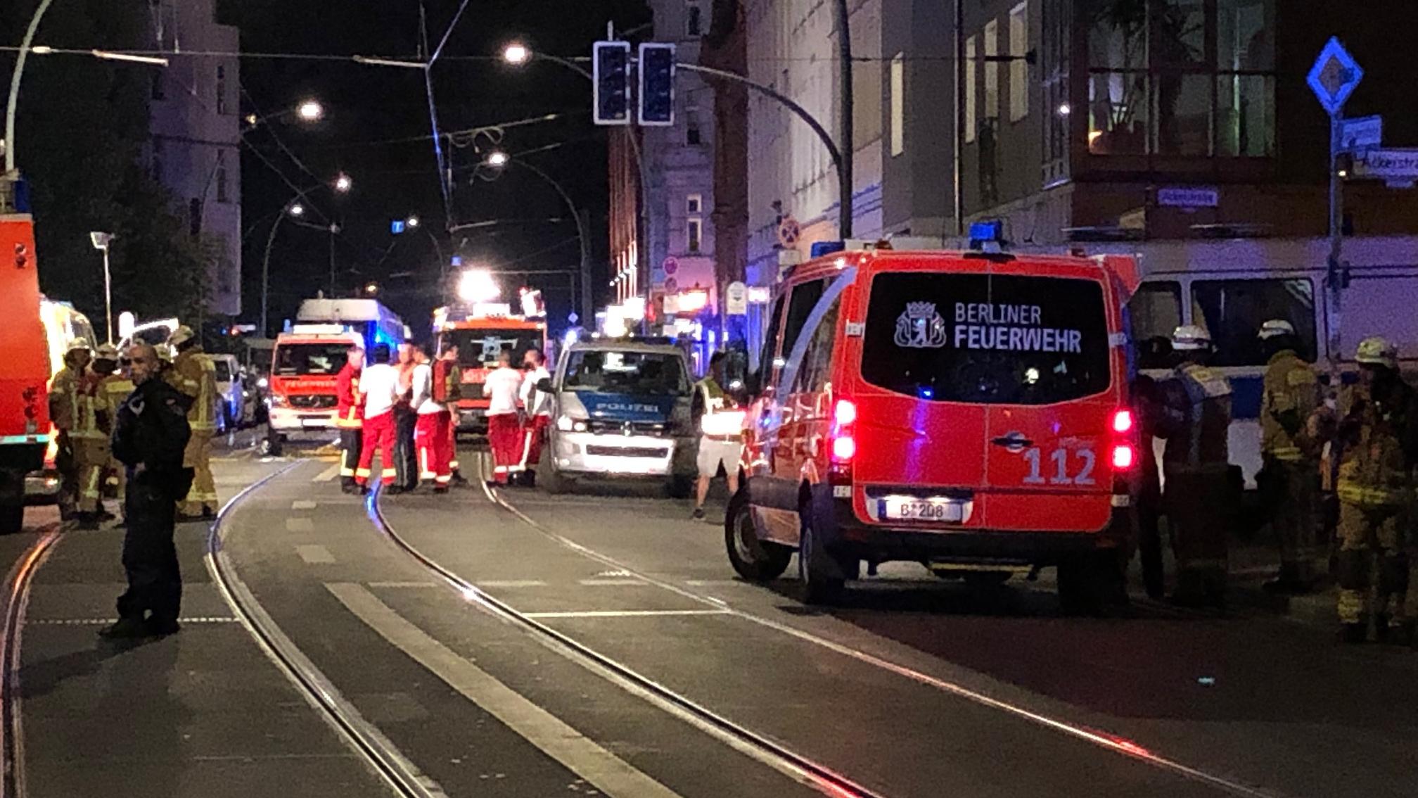 Auto Rast Auf Burgersteig Verletzte Und Tote 3d Modell Soll Unfall Aufklaren