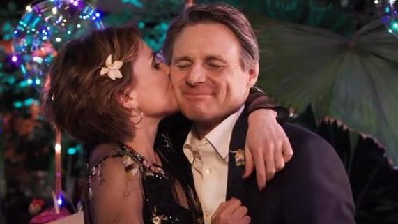 GZSZ: Hier waren sie noch glücklich: Yvonne heiratet ihrer „Professor“ Gerner in Singapur.