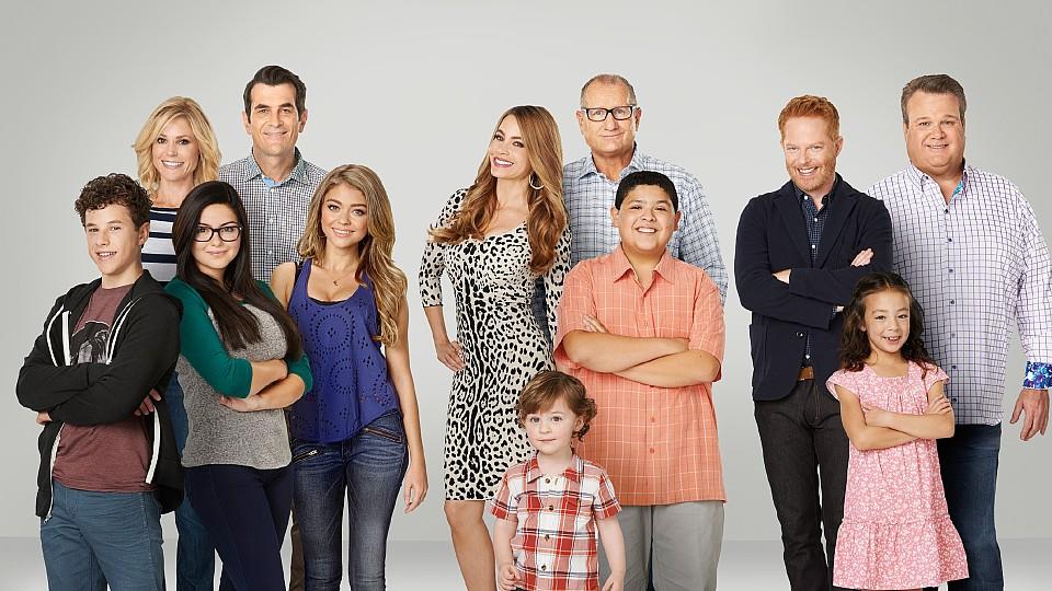6. Staffel: Luke (Nolan Gould), Claire (Julie Bowen), Alex (Ariel Winter), Phil (Ty Burrell), Haley (Sarah Hyland), Gloria (Sofía Vergara), Joe (Pierce Wallace), Jay (Ed O'Neill), Manny (Rico Rodriguez), Mitchell (Jesse Tyler Ferguson), Lily (A