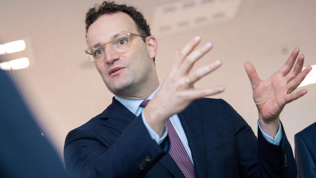 17.09.2019, Berlin: Jens Spahn (CDU), Bundesgesundheitsminister, informiert sich in der Charité über die Patientensicherheit. Im Rahmen des Internationalen Tages der Patientensicherheit informiert sich Bundesgesundheitsminister Spahn in der Charité ü