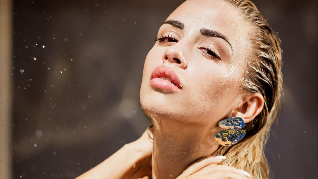 "Love Island": Dijana kehrt überraschend zurück .