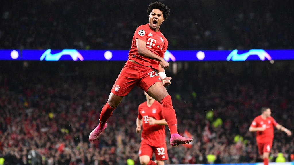 01.10.2019, xkvx, Fussball UEFA Champions League, Tottenham Hotspur - FC Bayern Muenchen emspor, v.l. Serge Gnabry FC Bayern Muenchen celebrate the goal, Der Torjubel zum 1:3 DFL/DFB REGULATIONS PROHIBIT ANY USE OF PHOTOGRAPHS as IMAGE SEQUENCES and