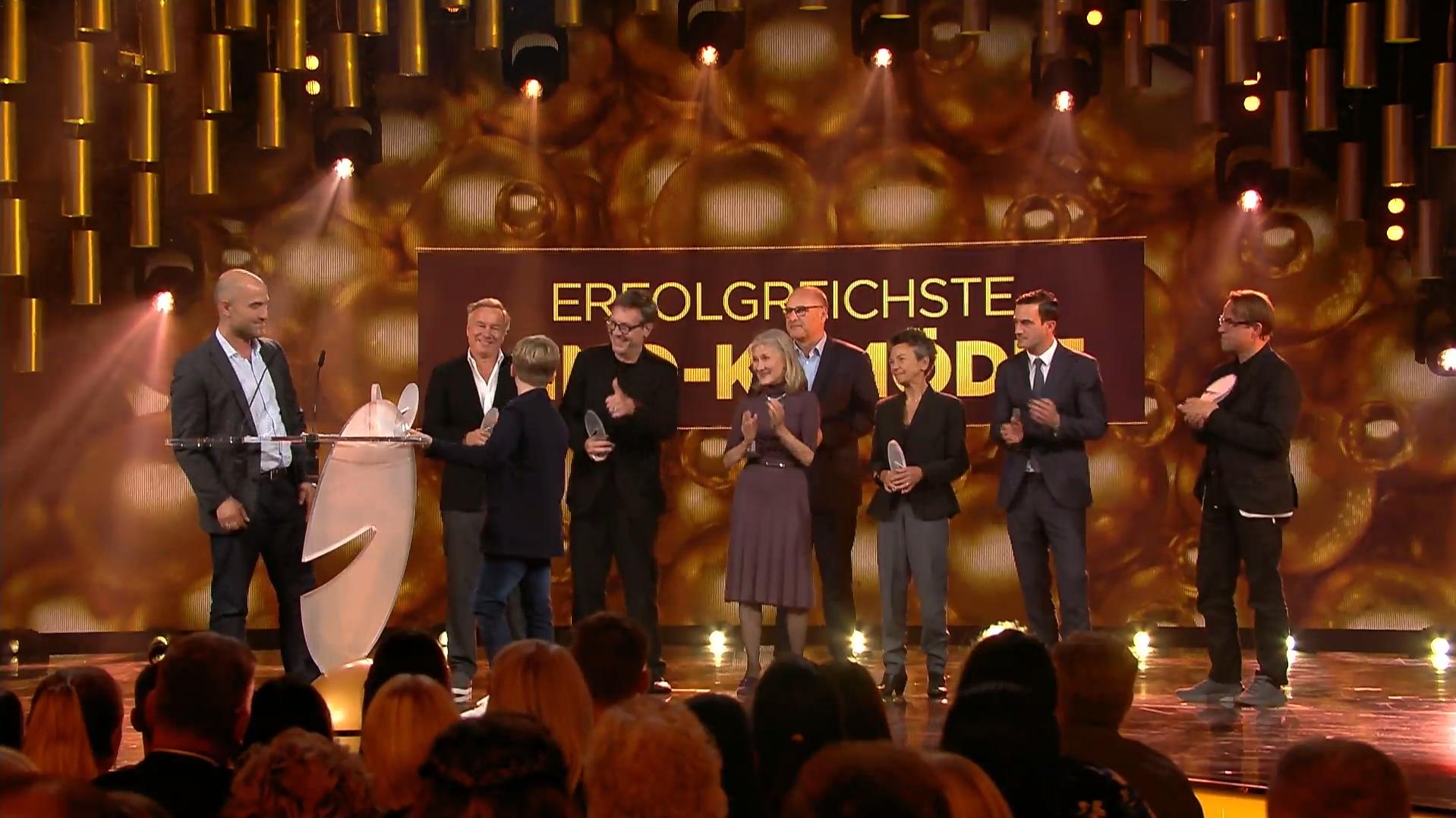 Deutscher Comedypreis 2019 Gewinner Sturzt Bei Award Vergabe Von Der Buhne