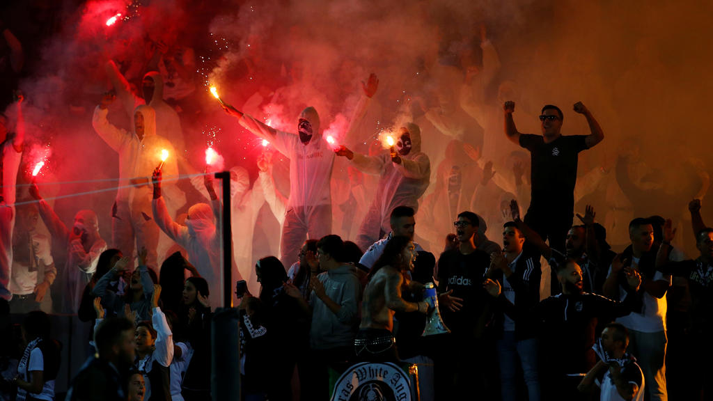 Soccer Football - Europa League - Group F - Vitoria S.C v Eintracht Frankfurt - Estadio D. Afonso Henriques, Guimaraes, Portugal - October 3, 2019 Eintracht Frankfurt fans before the match REUTERS/Javier Barbancho