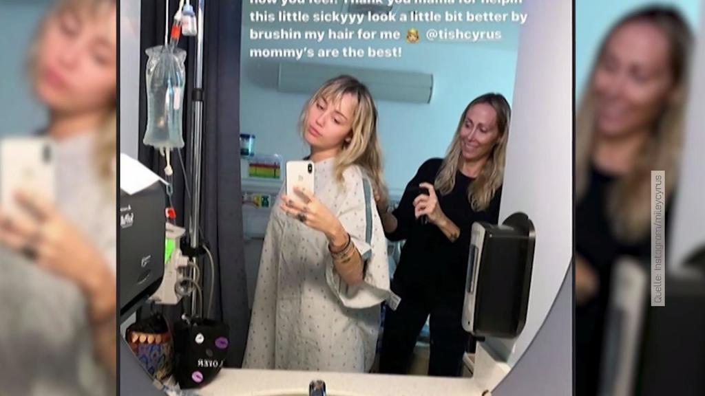 Miley Cyrus wird im Krankenhaus liebevoll von Mama Trish umsorgt.