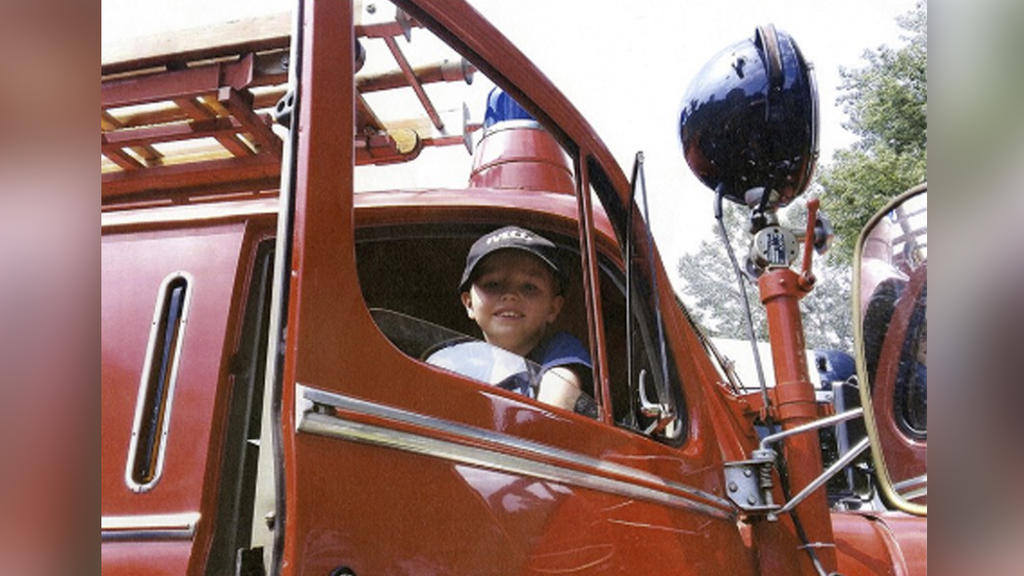 "Wenn ich groß bin, möchte ich Feuerwehrmann werden und bei über Berufsfeuerwehr München arbeiten", schreibt der kleine Elias.