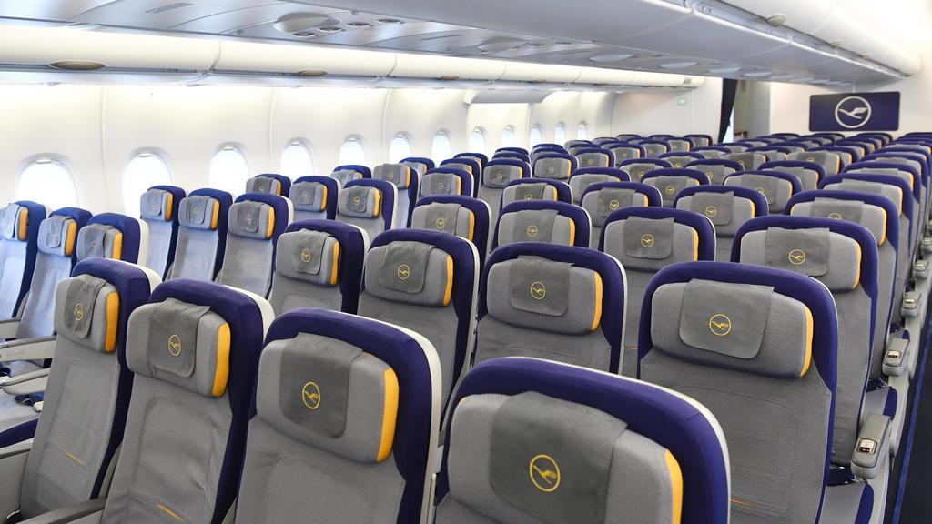 Economy Class, unteres Deck, Kabine, Airbus, A380-800, Lufthansa *** Economy Class lower deck Cabin Airbus A380 800 Lufthansa Copyright: imageBROKER/LexxRayton iblatf04657826.jpg Bitte beachten Sie die gesetzlichen Bestimmungen des deutschen Urheber