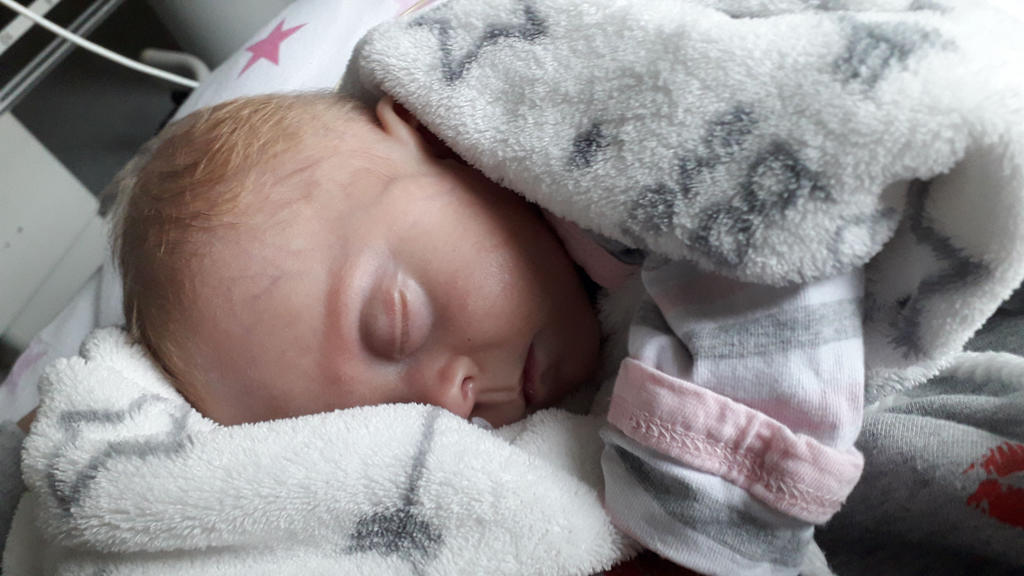 Frühgeborenes Baby Pia