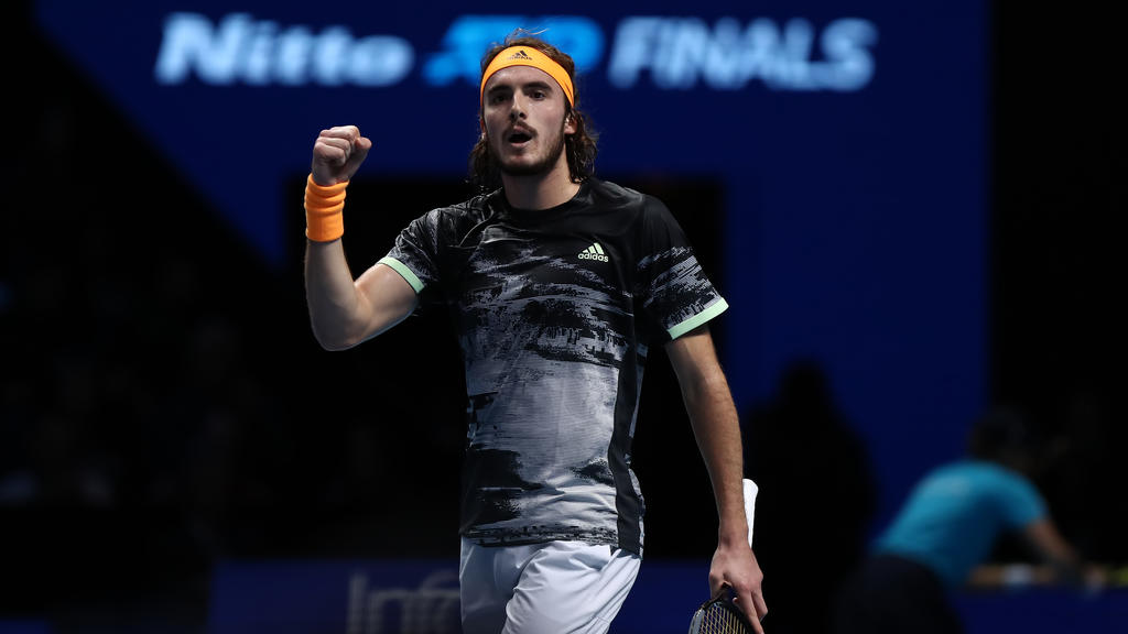 16th November 2019 02 Arena. London, England Nitto ATP, Tennis Herren Tennis Finals Stefanos Tsitsipas Greece celebrates a point won against Roger Federer Switzerland - Editorial Use PUBLICATIONxNOTxINxUK ActionPlus12188648 ShaunxBrooks