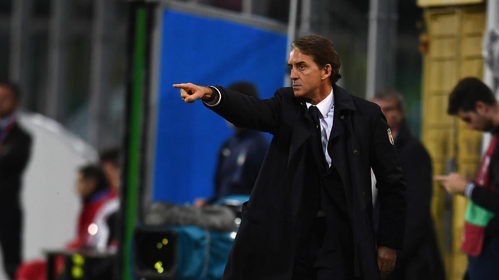 PALERMO, ITALY - NOVEMBER 18: Head coach of Italy Roberto Mancini reacts during the UEFA Euro 2020 Qualifier between Italy and Armenia on November 18, 2019 in Palermo, Italy. (Photo by Claudio Villa/Getty Images)