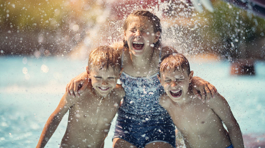 Kinder im Freibad