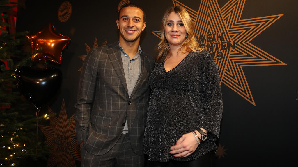 MUNICH, GERMANY - DECEMBER 08: Thiago Alcantara of FC Bayern Muenchen attends with his wife Julia Vigas the clubs Christmas party at Allianz Arena on December 08, 2019 in Munich, Germany. (Photo by Alexander Hassenstein/Getty Images)
