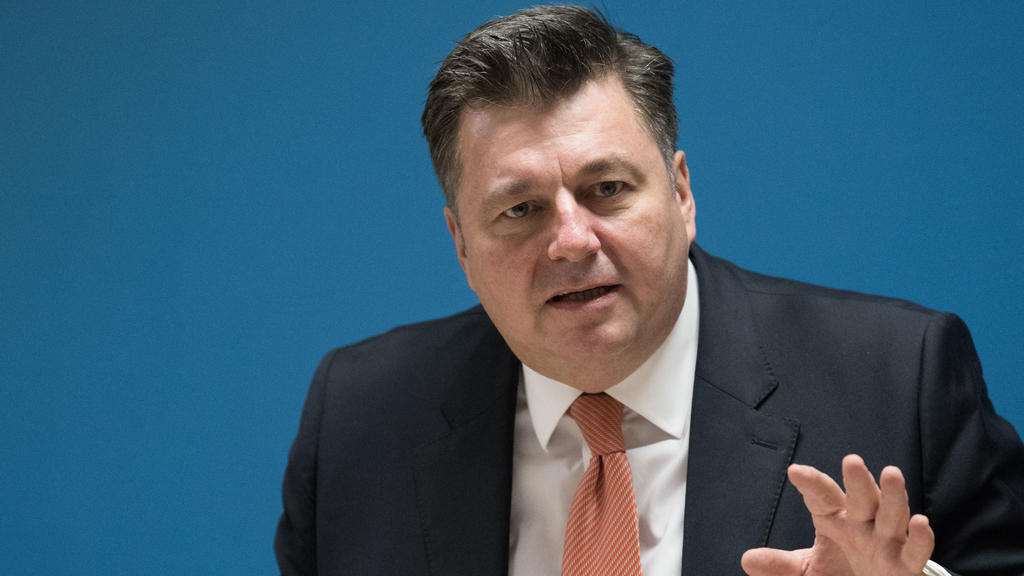 Berlins Innensenator bei der Vorstellung des neuen Polizei-Lagebilds zur Organisierten Kriminalität.