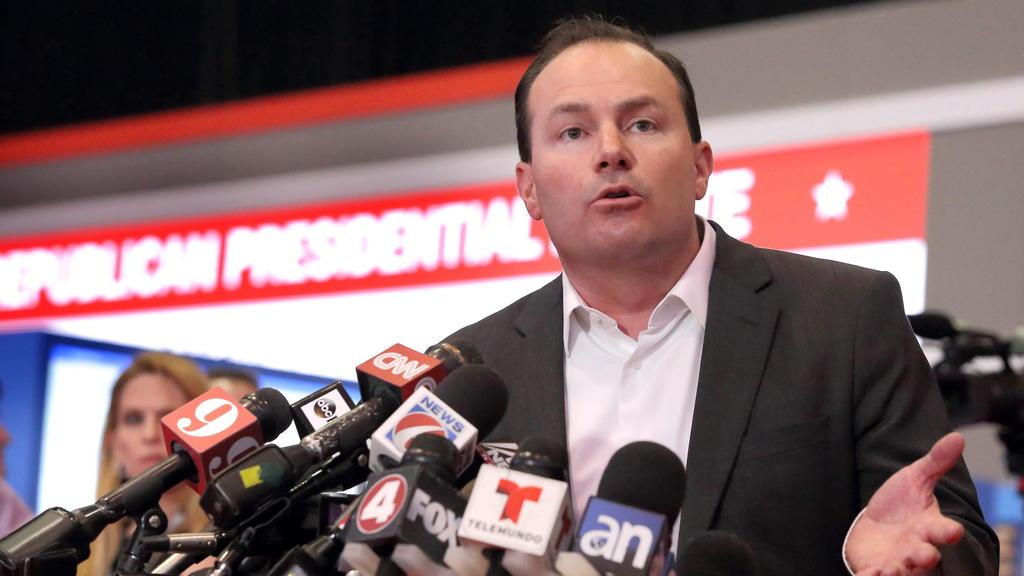 ARCHIV - 10.03.2016, USA, Miami: Mike Lee, Senator aus dem US-Bundesstaat Utah, spricht auf einer Pressekonferenz. Der republikanische Senator hat die Unterrichtung der Regierung zur Begründung des US-Luftangriffs auf den iranischen General Soleimani