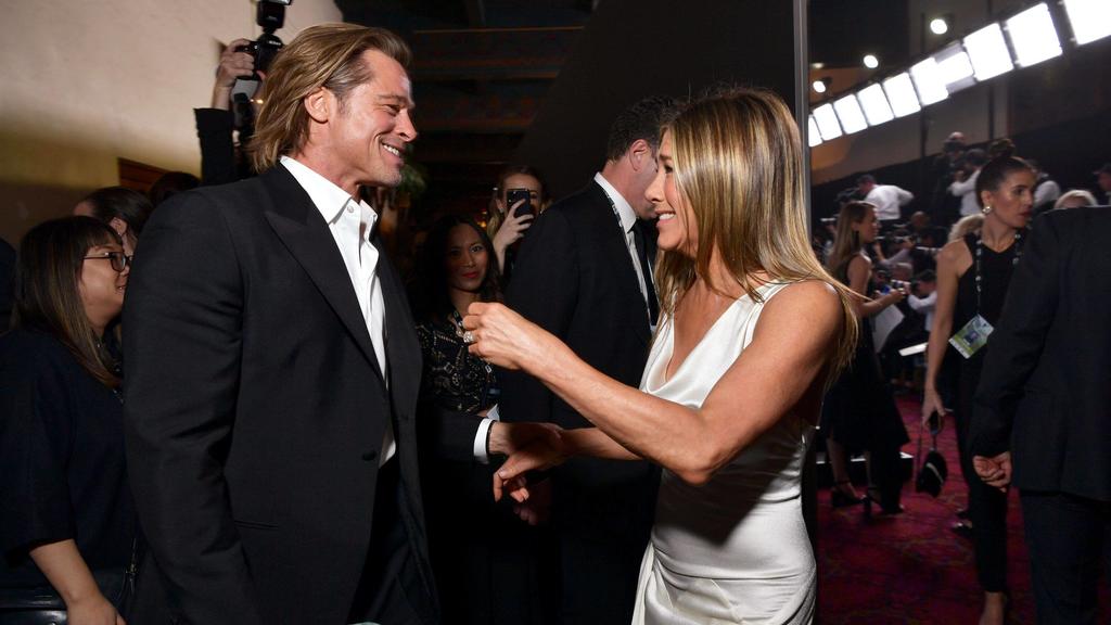 LOS ANGELES, CALIFORNIA - JANUARY 19: Brad Pitt and Jennifer Aniston attend the 26th Annual Screen Actors Guild Awards at The Shrine Auditorium on January 19, 2020 in Los Angeles, California. PUBLICATIONxINxGERxSUIxAUTxONLY Copyright: xEmmaxMcIntyr