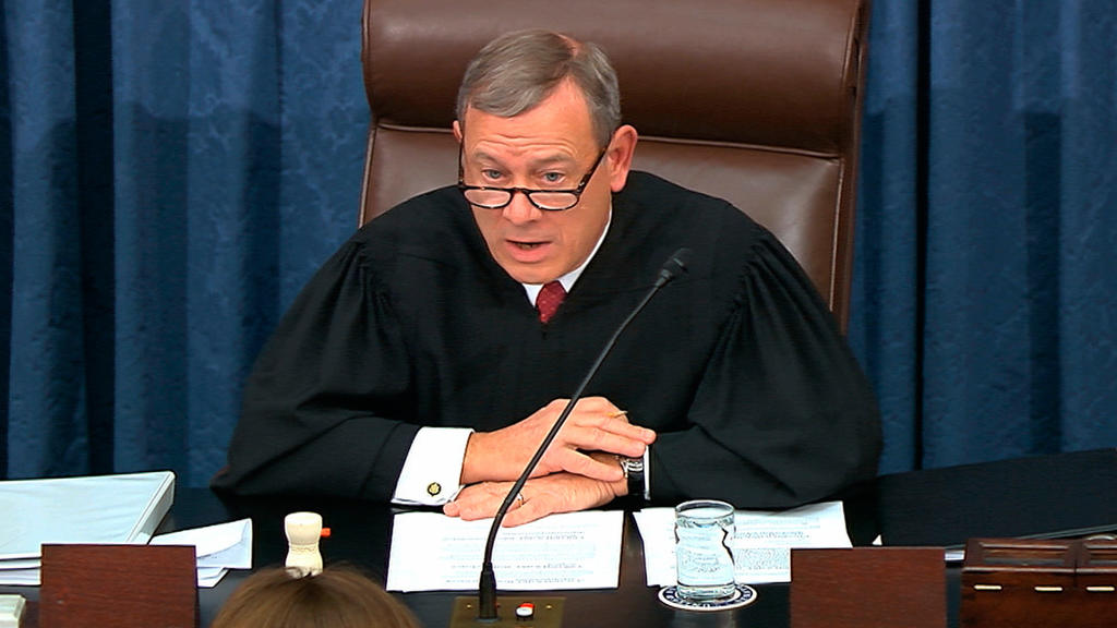 ARCHIV - 16.01.2020, USA, Washington: HANDOUT - Dieses vom Senats-TV zur Verfügung gestellte Videostandbild zeigt John Roberts, Verfassungsrichter in den USA, der während des Amtsenthebungsverfahrens gegen Präsident Trump spricht. Foto: Uncredited/Se